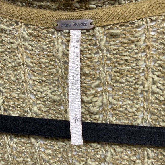 Free People Olive Cardigan Sweater 
size  petite small - Picture 4 of 5